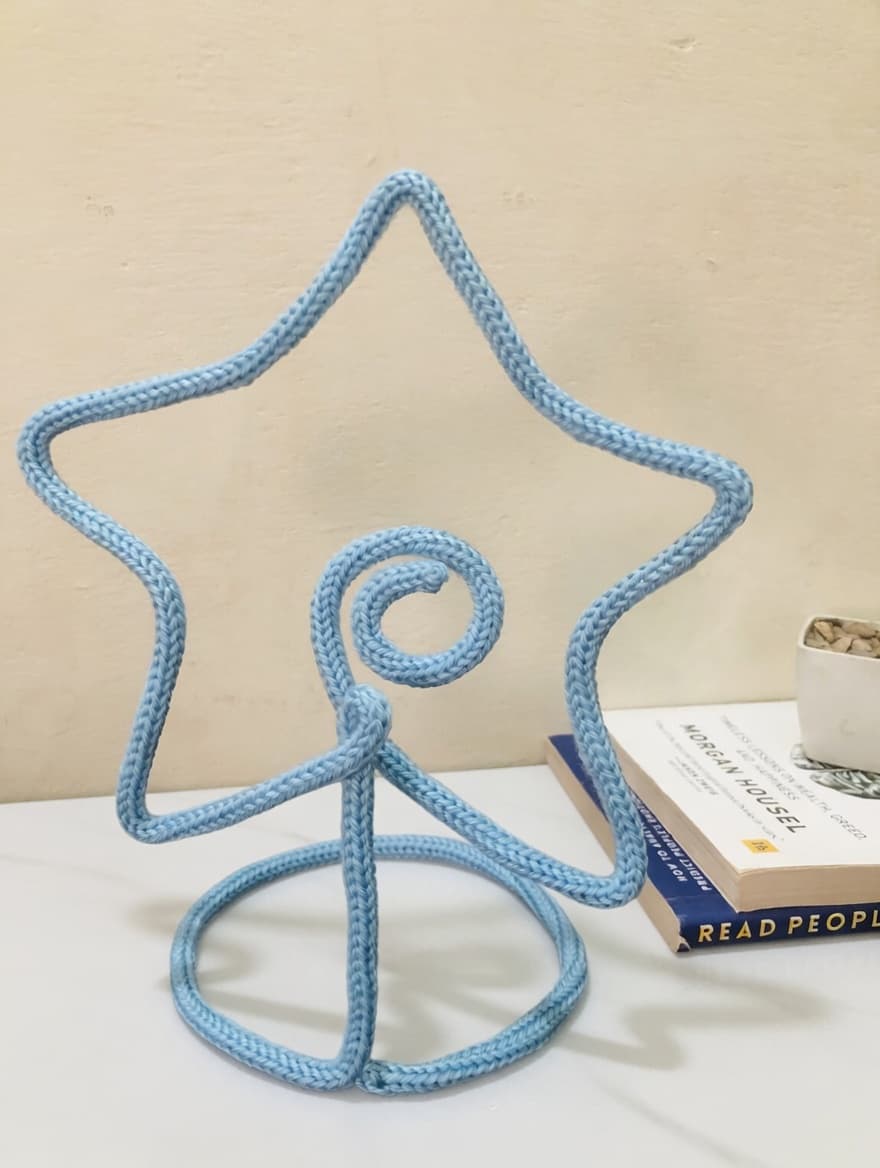 Star Knitted Wire Picture Frame