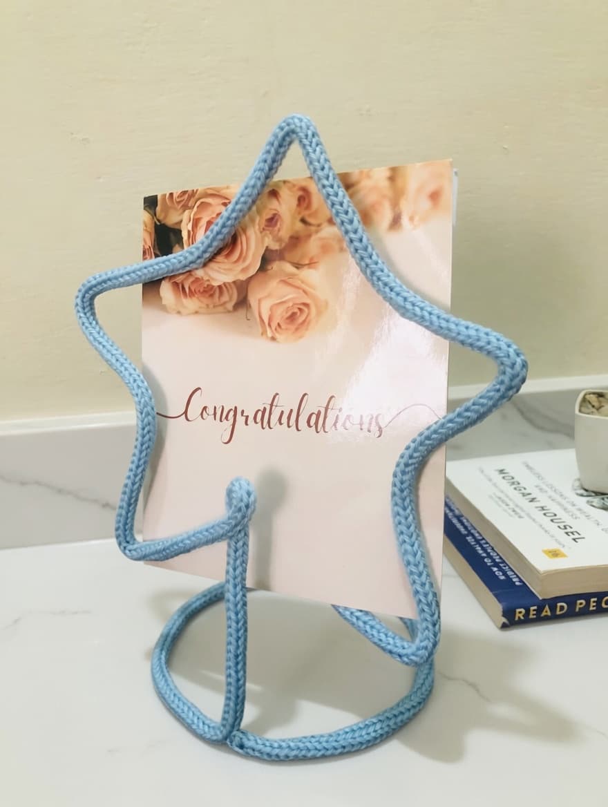 Star Knitted Wire Picture Frame